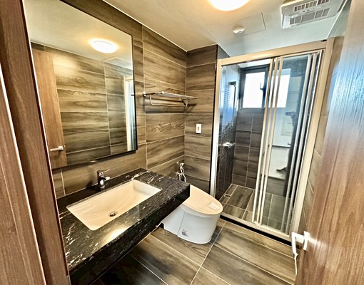 一中商圈#兩房兩衛平車#高樓層#無限視野#全新未住 - Image 1