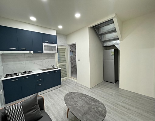 2樓免爬高小家庭全新裝潢2房,需公証可租補 - Image 2