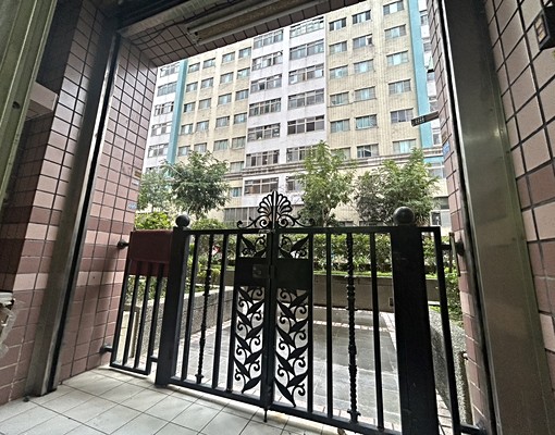 【冠倫台北】學區～商圈一次到位一樓可做店面个人工作室 - Image 2