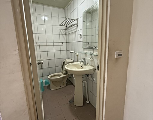 近嘉基,耐斯百貨套房出租 - Image 4