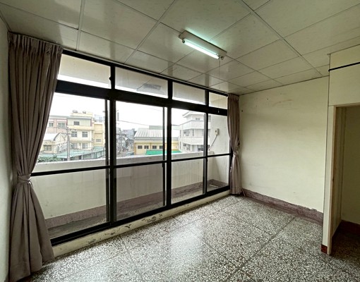 大里高中🌲出租二三樓透天三房全空屋可倉庫~一樓已出租娃娃機 - Image 6