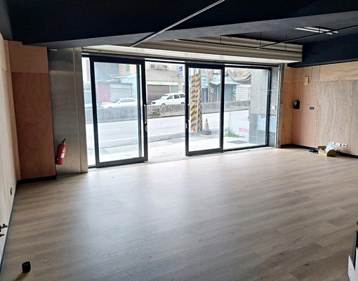 中正路1十2樓大路邊適合個人工作室門口好停車 - Image 10