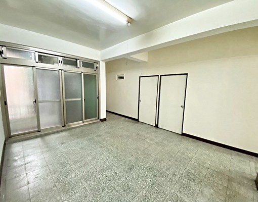 社宅可租補☆泰山明志科大旁全新鋁門油漆三房 - Image 1