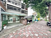 東大路二段讚👍中科臨路透店..
