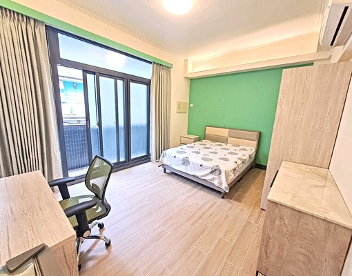 可租補變頻冷氣☆優質裝潢仿木地板☆電梯大套房☆衛浴乾濕分離 - Image 2