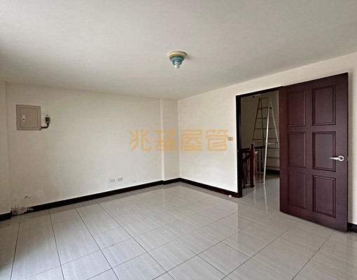 兆基社會住宅🏡免仲/凱旋大地透天4房車/可租補 - Image 4