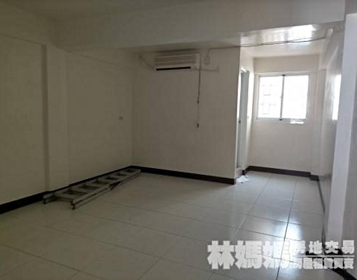 東區透天車庫空屋可租補可寵 - Image 8