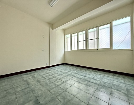 立人學區*中清捷運/8米活路*透天 - Image 6