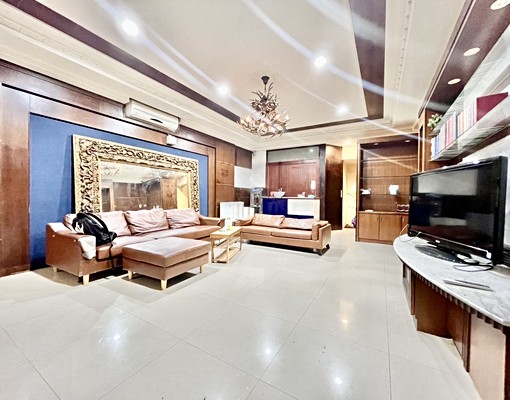 近市政&長榮酒店精裝5房透天@附傢俱🪑領包入住 - 591租屋網 - Image 1