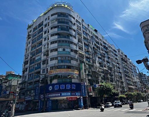 免仲介費,四號公園旁雅房出租限女性 - Image 6