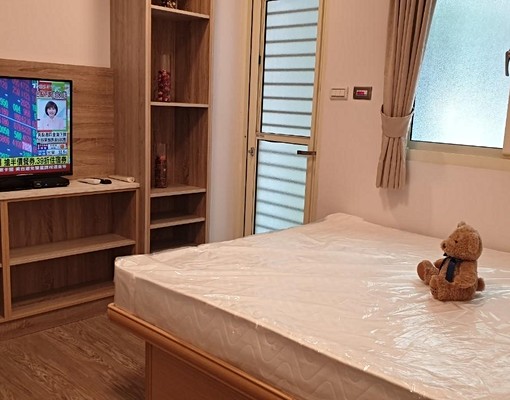 中和遠東園區~一樓有陽台精品小套房(免帶看費) - Image 2