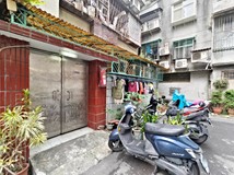 民有街75巷獨家秀朗邊間大空..