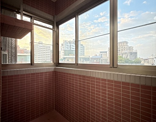 熊貓大觀園四房機上中樓層好出入傢俱可談可租金補貼 - Image 5