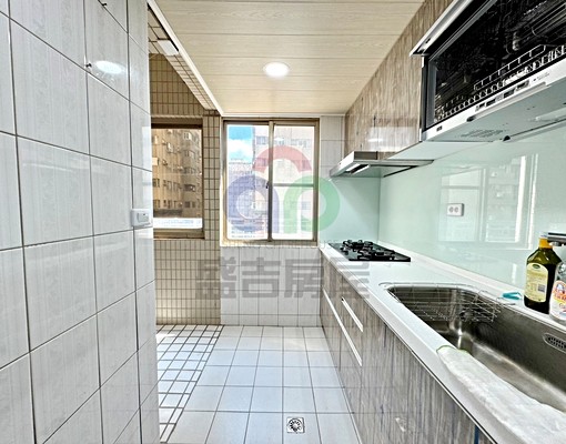 中科大俊國，漂亮全配三房機上車位，採光宅，可租補 - Image 5