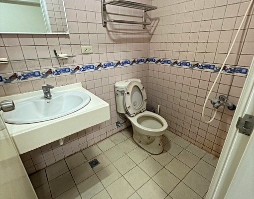 可租補★勤益商圈陽台套房/室內機車停車場.飲水機 - 591租屋網 - Image 4