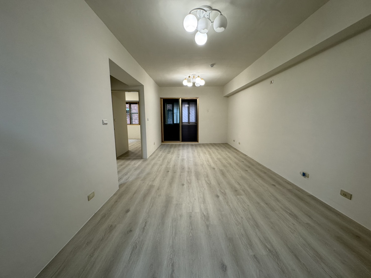 光明國小低總價全新整理溫馨美3房~前後陽台