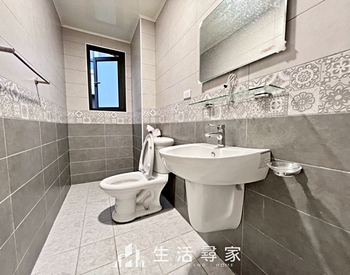 近台中火力發電#整棟透天大四房#可租補可戶籍#門前可停車 - Image 5