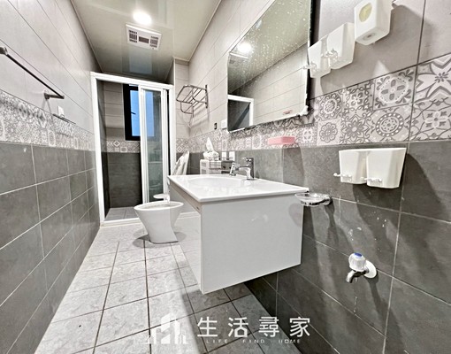 近台中火力發電#整棟透天大四房#可租補可戶籍#門前可停車 - Image 8