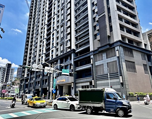 文化北小吃街邊間採光方正住辦2樓出租(適美甲美容類工作室) - Image 7