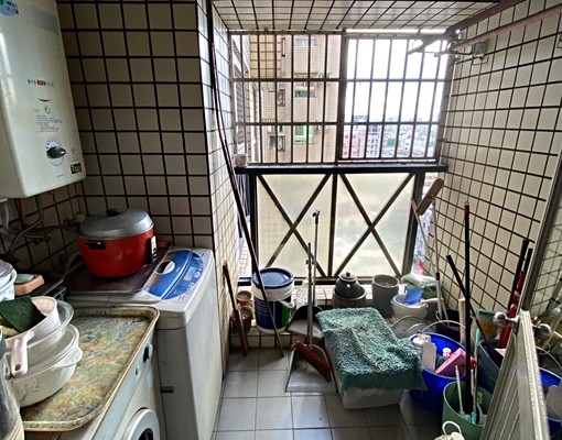 北平黃昏市場梅川西路上/全新粉刷超大三房平車/可租補三面採光 - Image 9