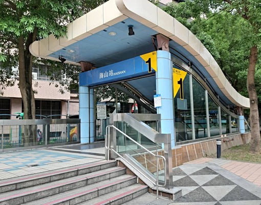 (誠租)海山捷運站旁.漂亮裝潢衛浴開窗大陽台曬衣方便. - Image 11