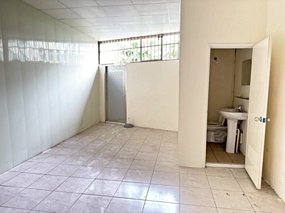 綠川河畔商二黃金透店