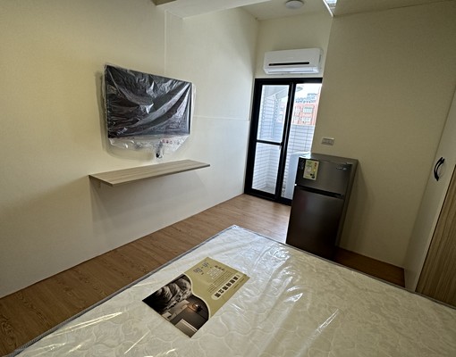 全新完工獨立陽台套房 - Image 3