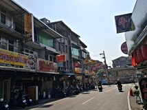 保安二街(專)鎮南宮旁~人..