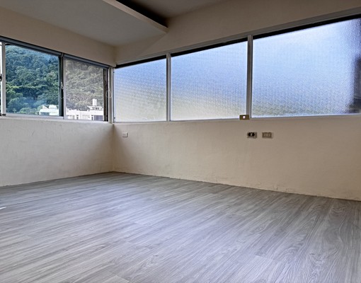 🌸【雅房】天母新光三越、光線充足、地板全新裝潢,限女性。 - Image 3
