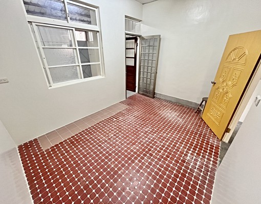 整棟出租1+2F✨3+1房1廳2衛1陽✨台水電✨門口可停車 - Image 7