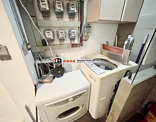 捷運忠孝敦化│正東區商圈│獨立曬衣陽台│有代收垃圾 - Image 9