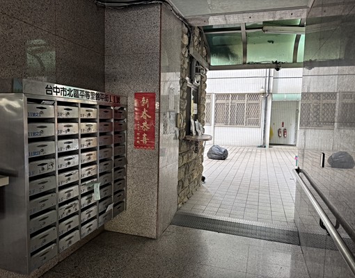 台科技大學旁/正一房一廳/家具家電全配/稀有電梯房~可租補 - Image 9