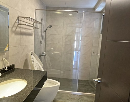 八里上品苑採光大四房車 - Image 2