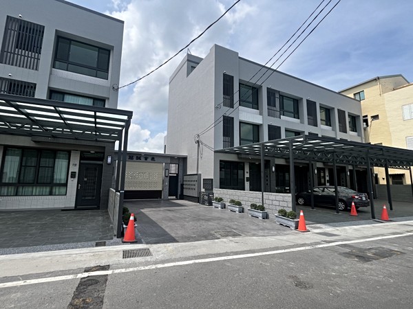 冠誠首邑