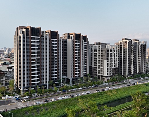 🔥興大之櫻兩房平面車位可租補高樓無限視野 - Image 1