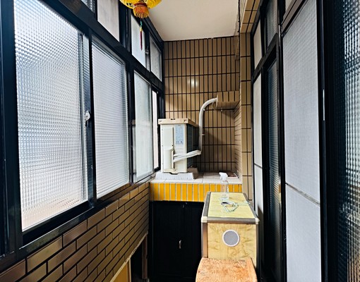 過馬路就到捷運站~大坪數四房~可規劃成辦公室 - Image 11