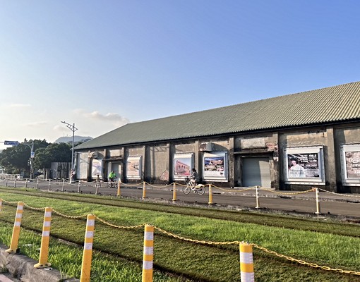 西子灣捷運站海景店住~三角窗廣告醒目 - Image 4