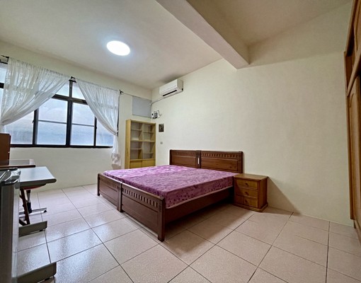 近小港醫院、熱鬧漢民商圈透天套/雅房出租 - Image 9