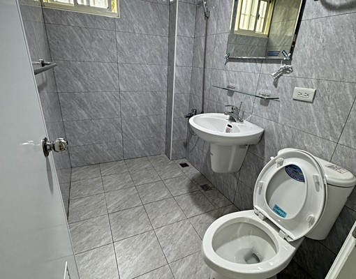 倉庫.住.大空間2用。一樓。方便 - Image 8