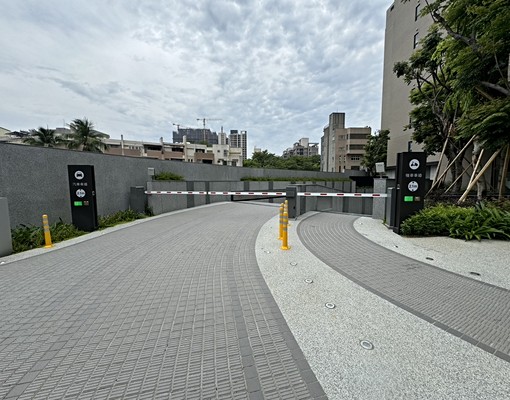 東區近lalaport築願景三房平車邊間採光室內26坪平車 - Image 12