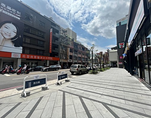 站前中華路1-2樓金店面 - Image 13