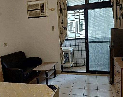 新竹市區-巨城商圈-獨立套房有陽台落地窗 - Image 4