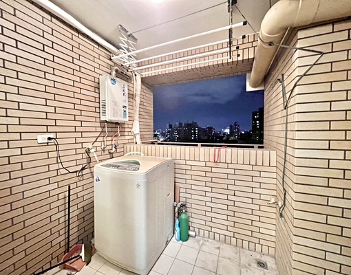 可租補大三房★稀有可寵★溫馨木地板★電梯管理員★家具全配 - Image 9