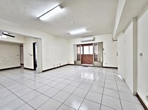 食品路39巷八大學區寬敞超大..