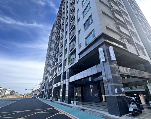 駁二海揚高樓層面海3房平車 - Image 1