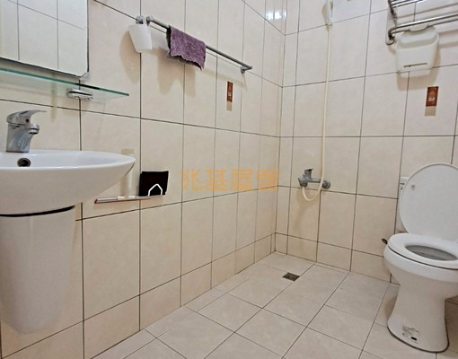 兆基🏡東區透天分租整層兩房一廳／可租補／貓可談 - Image 10