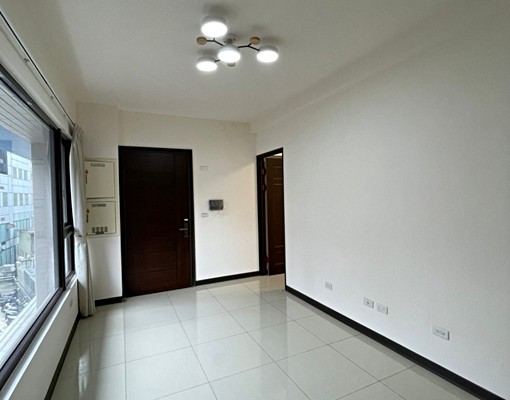 藝文特區一層一戶可工作室可住家 - Image 3