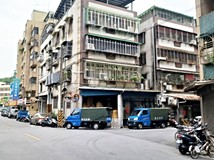 臥龍街195巷麟光站500公尺..