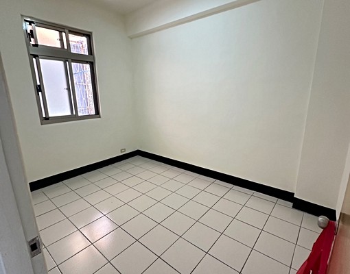 謝絕社宅&仲介!景安/南勢角三大房、屋況乾淨、明亮! - Image 2