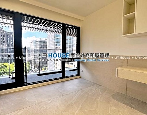 MRT小巨蛋。新穎裝潢。雙車位。優質採光 - Image 3